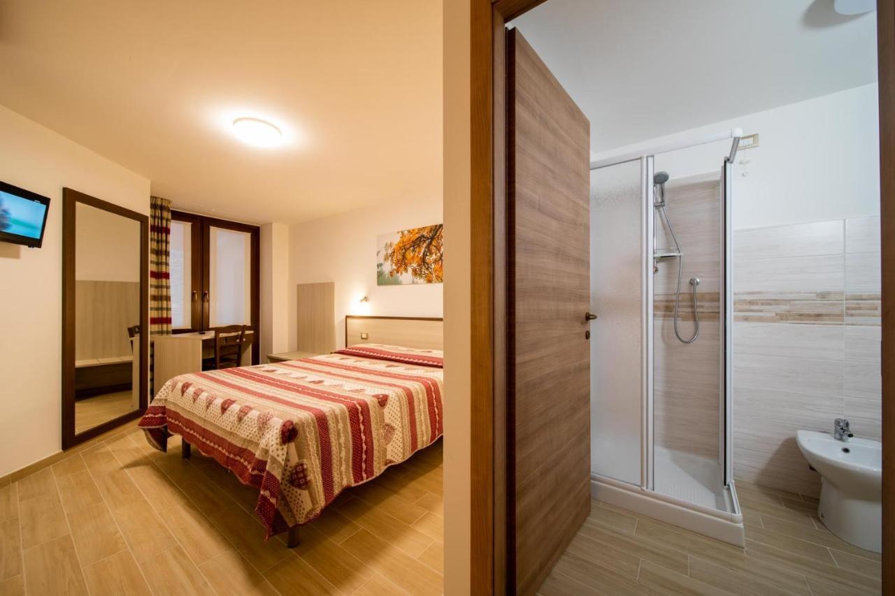 Chambres D'Hotel A Rosy Αόστα Εξωτερικό φωτογραφία